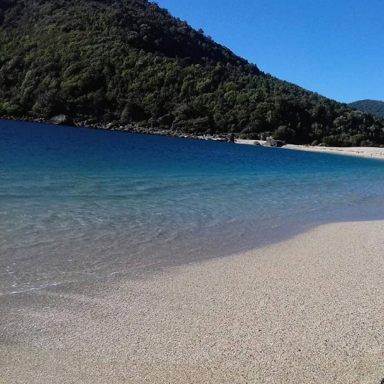 Fotografía 2 de Playa de Caleta Condor en Rio Negro, Los Lagos