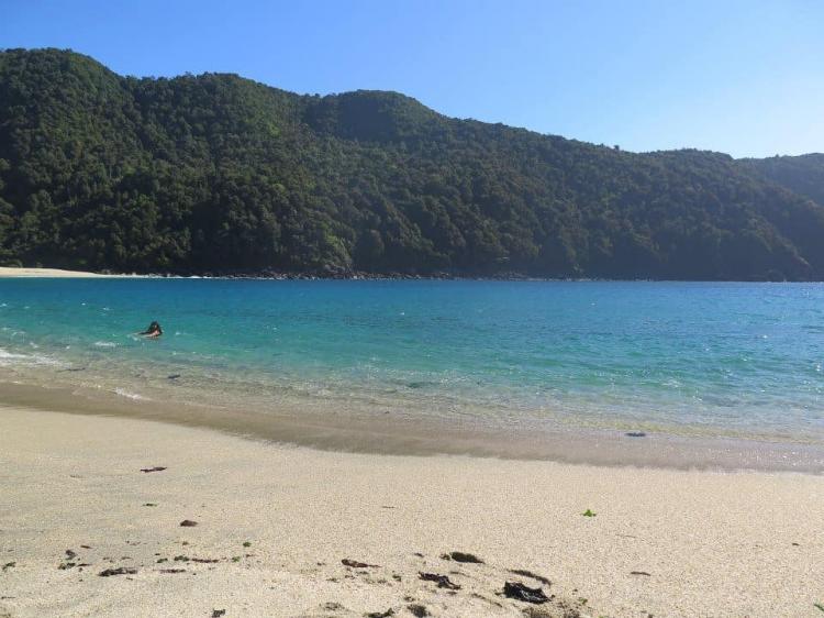 Fotografía 3 de Playa de Caleta Condor en Rio Negro, Los Lagos