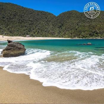 Playa de Caleta Condor en Rio Negro, Los Lagos